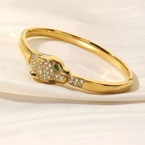 Green Eyed Leopard Rhinestones Inlaid Niche Design Bangle